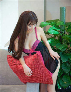 女皇陵下的风流娘们